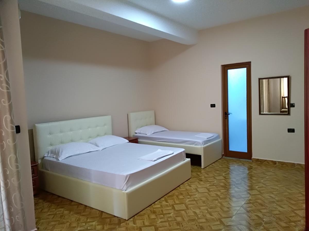 Hotel Gjeli Fier Exterior foto